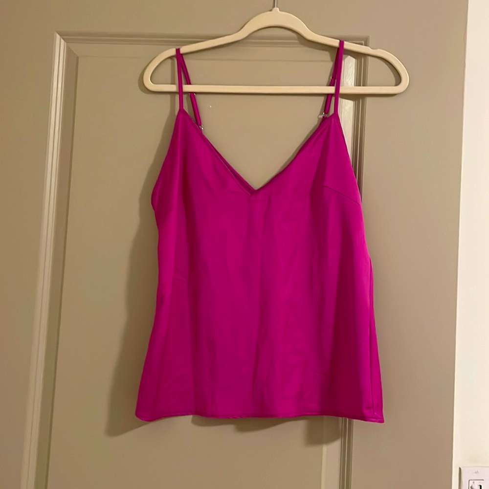 Fuschia top. Great under a jacket for work or on its own for going out! Zara M